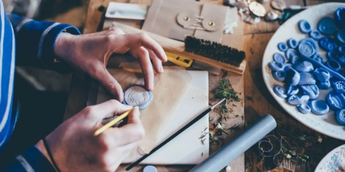 Ý nghĩa tinh thần và giá trị nghệ thuật của các đồ văn phòng handmade